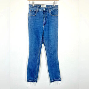 Abercrombie & Fitch The‎ 90’s Slim Straight Ultra High Rise Raw Hem Jean